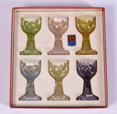 BACCARAT

Set of stemmed glasses in cut and...