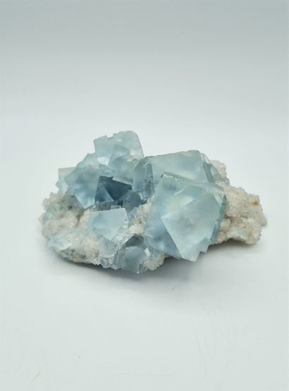 Fluorite bleue-verte

Dim: 14,5 x 11 cm ...