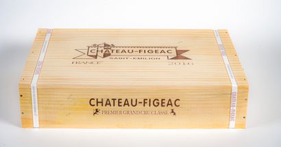 6 B CHÂTEAU FIGEAC (Wooden case with a ring)...
