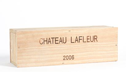 1 B CHÂTEAU LAFLEUR (Original wooden case)...
