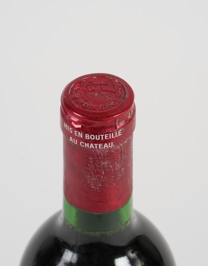 1 B PETRUS (e.a; c.s.légères) Pomerol 19...