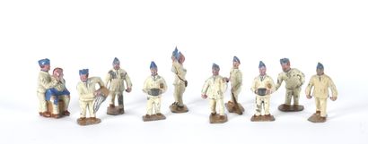 Suite de dix soldats en corvés, en plomb...