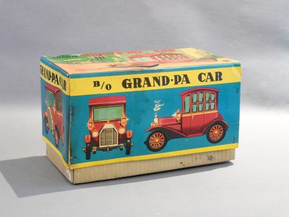 TN, Japan.
Voiture GRAND-PA électrique en...
