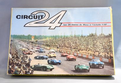 CIRCUIT 24 - Les 24 heures du Mans.
Coffret...
