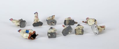 Suite de dix soldats en corvés, en plomb...