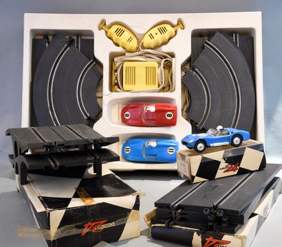 CIRCUIT 24 - Les 24 heures du Mans.
Coffret...