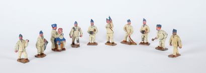 Suite de dix soldats en corvés, en plomb...
