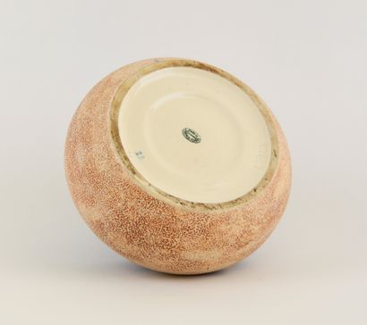 AMPHORA.
Flat-bellied ceramic vase with enameled...