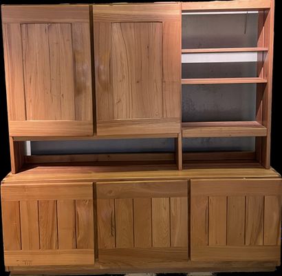 REGAIN house. 
Buffet enfilade with independent...