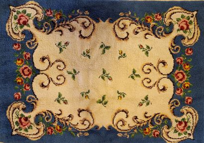 French work from the 1950s.
Stitch-knotted...