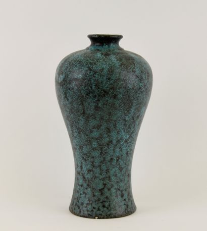 ACCOLAY.
Meiping ceramic vase with blue and...