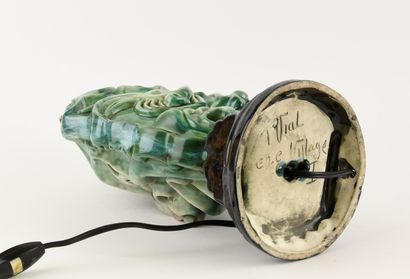 P. VIAL (Xxth century) in Eze.
Ceramic lamp...