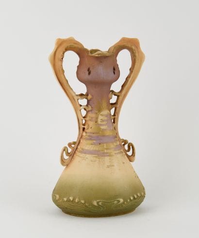 TURN-TEPLITZ, Bohemia.
Porcelain vase in...