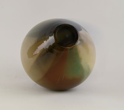 Top-shaped terracotta vase with plychrome...
