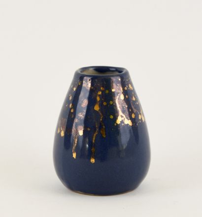 Léon POINTU (1879-1942).
Stoneware vase with...