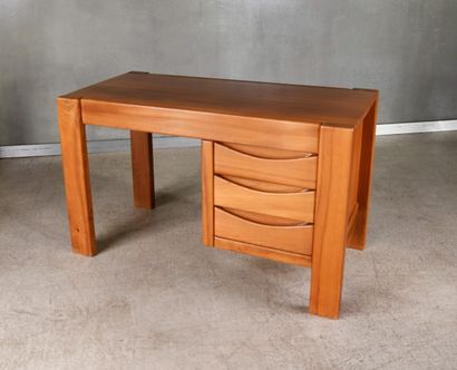 REGAIN HOUSE.
Solid elm desk with a right-hand...