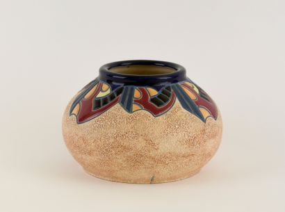AMPHORA.
Flat-bellied ceramic vase with enameled...
