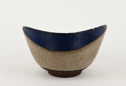 DENMARK.
Stoneware bowl glazed grey on the...
