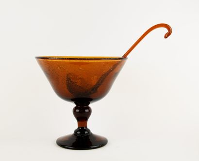 BIOT.
Brown-tinted bubble glass punch bowl...