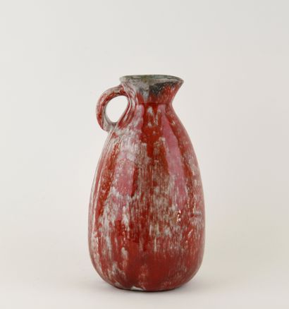 Atelier ROUX in Juan-Les-Pins.
Ceramic pitcher...
