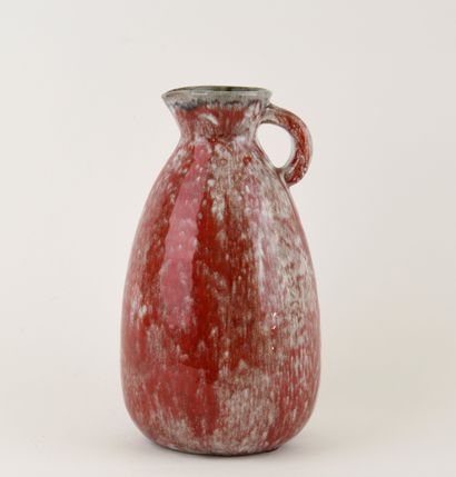 Atelier ROUX in Juan-Les-Pins.
Ceramic pitcher...