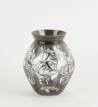 SAINT GRAAL.
Vase with swollen belly decorated...