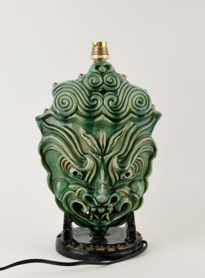 P. VIAL (Xxth century) in Eze.
Ceramic lamp...