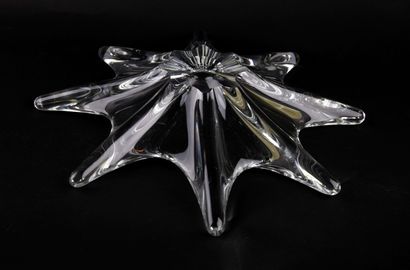 BACCARAT.
Moulded crystal star-shaped bowl,...