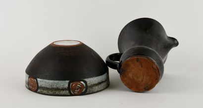Reunion of a ceramic bowl decorated with...