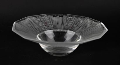 LALIQUE France.
Circular crystal bowl with...