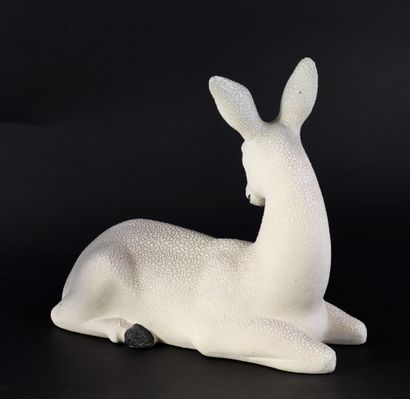 Fawn in bubbled ceramic with white and black...