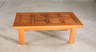 MAISON REGAIN.
Elm coffee table with a top...