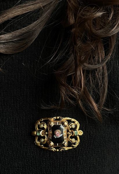 Late 19th century brooch in 750 thousandths...