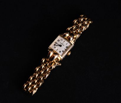 OMEGA.
Montre en or jaune 18 carats (750...