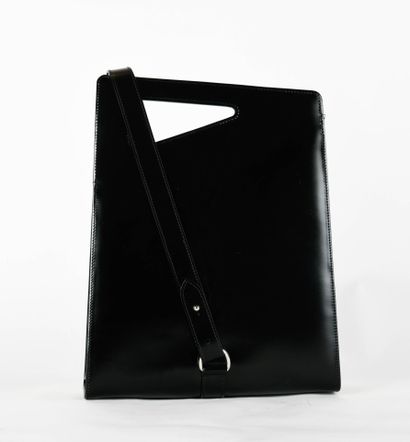 LANCEL
Structured shoulder bag in black leather...