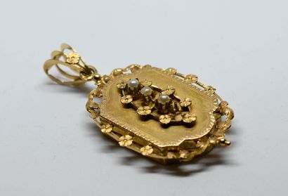 Reliquary pendant in 18K (750k) yellow gold...