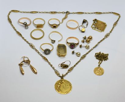 *Lot of gold jewelry: rings, wedding bands,...