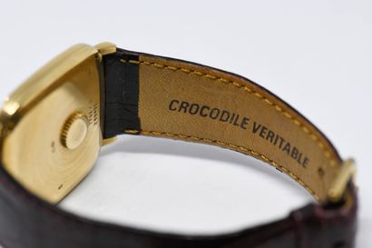 PIAGET.
Montre de poignet en or jaune. 
Le...