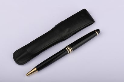 MONTBLANC.
Resin and gilded metal ballpoint...
