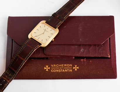 VACHERON CONSTANTIN.
Montre d'homme rectangulaire...