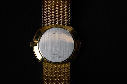 UNIVERSAL GENEVE.
Montre de poignet en métal...
