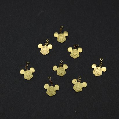 Set of 8 Mickey head pendants
H: 1 cm; W:...
