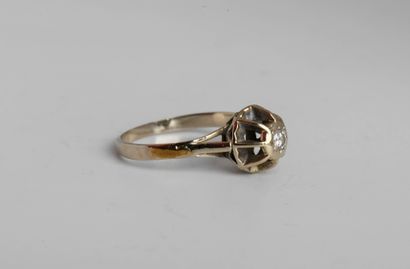 Solitaire ring in 18-carat (750 thousandths)...