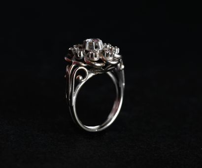 18K (750 thousandths) white gold and platinum...