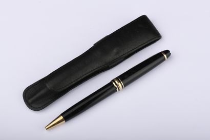 MONTBLANC.
Resin and gilded metal ballpoint...