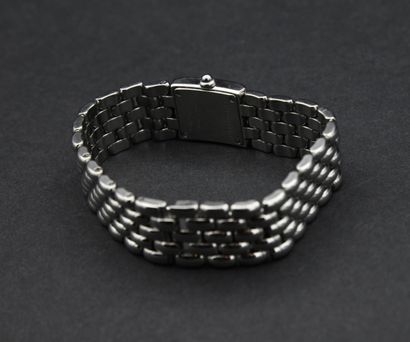 CHAUMET. 
Montre de dame rectangulaire en...
