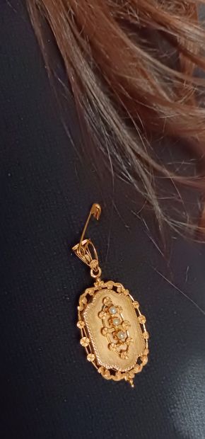 Reliquary pendant in 18K (750k) yellow gold...