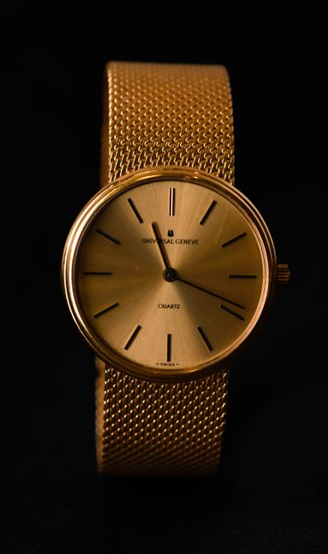 UNIVERSAL GENEVE.
Montre de poignet en métal...