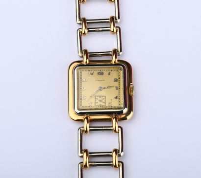 LONGINES.
Montre de poignet de dame en or...