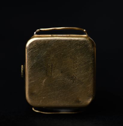 Boitier rectangulaire de montre en or jaune...